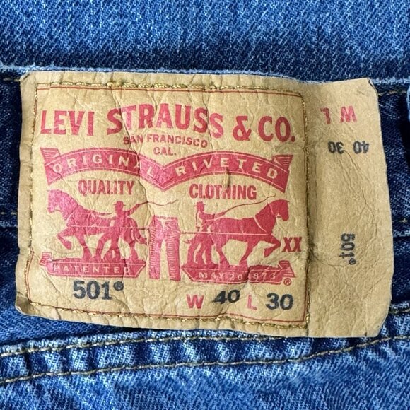 Levis 501 Jeans Mens 40x30 Blue Original Straight Medium Wash Denim Button Fly - Picture 4 of 11